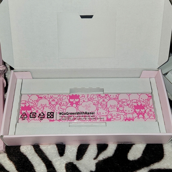 Pink Hello Kitty Razer Gaming Keyboard - Picture 5 of 6